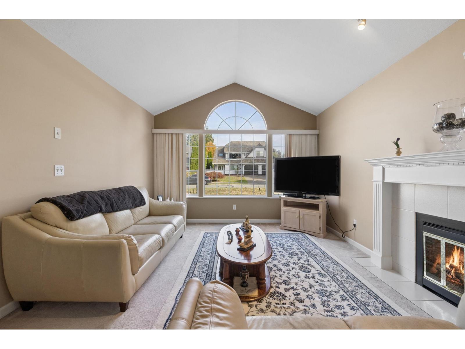 Photo of 15656 107A STREET 4