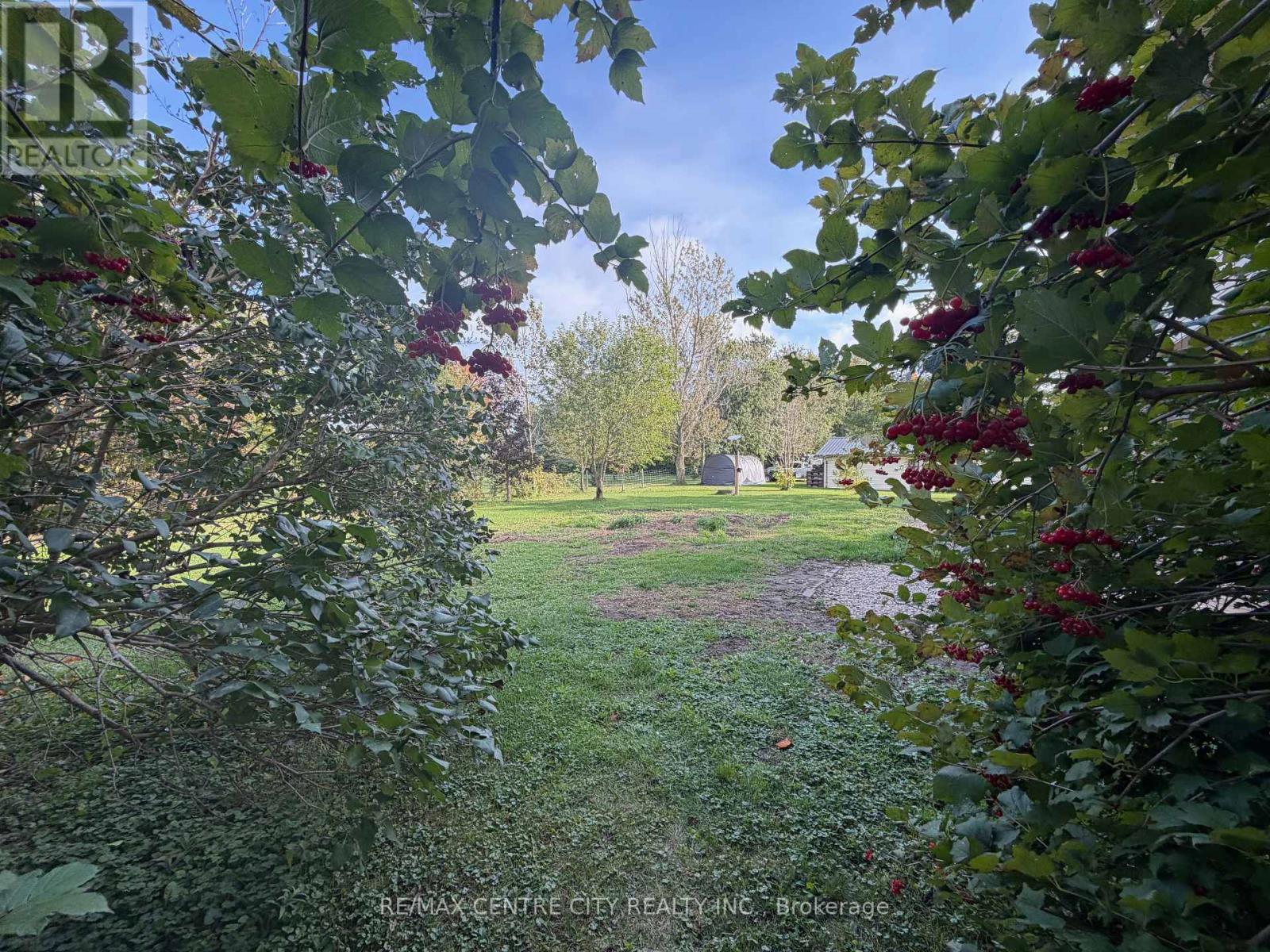 7442 Fairview Road — photo 11