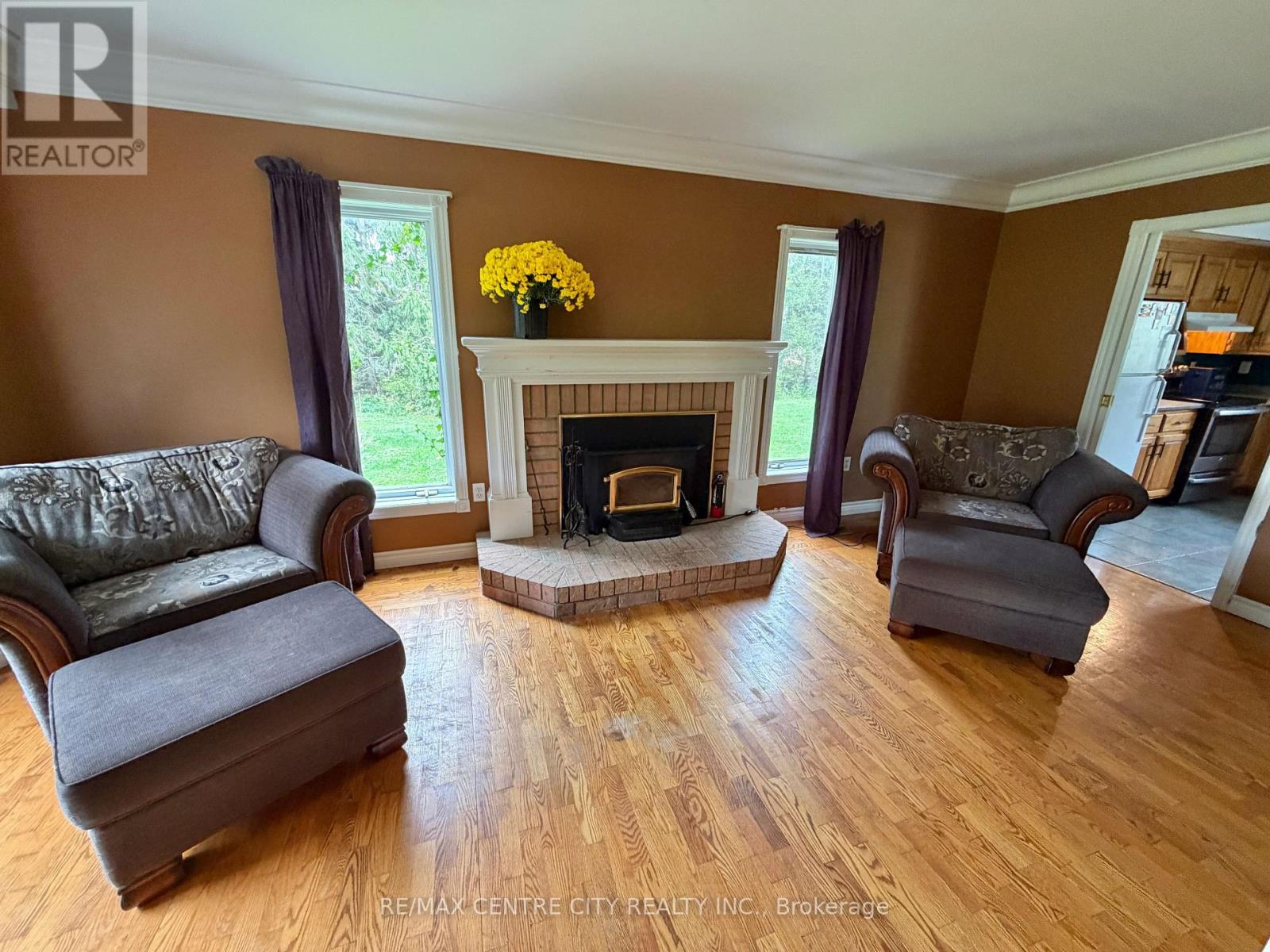 7442 Fairview Road — photo 17