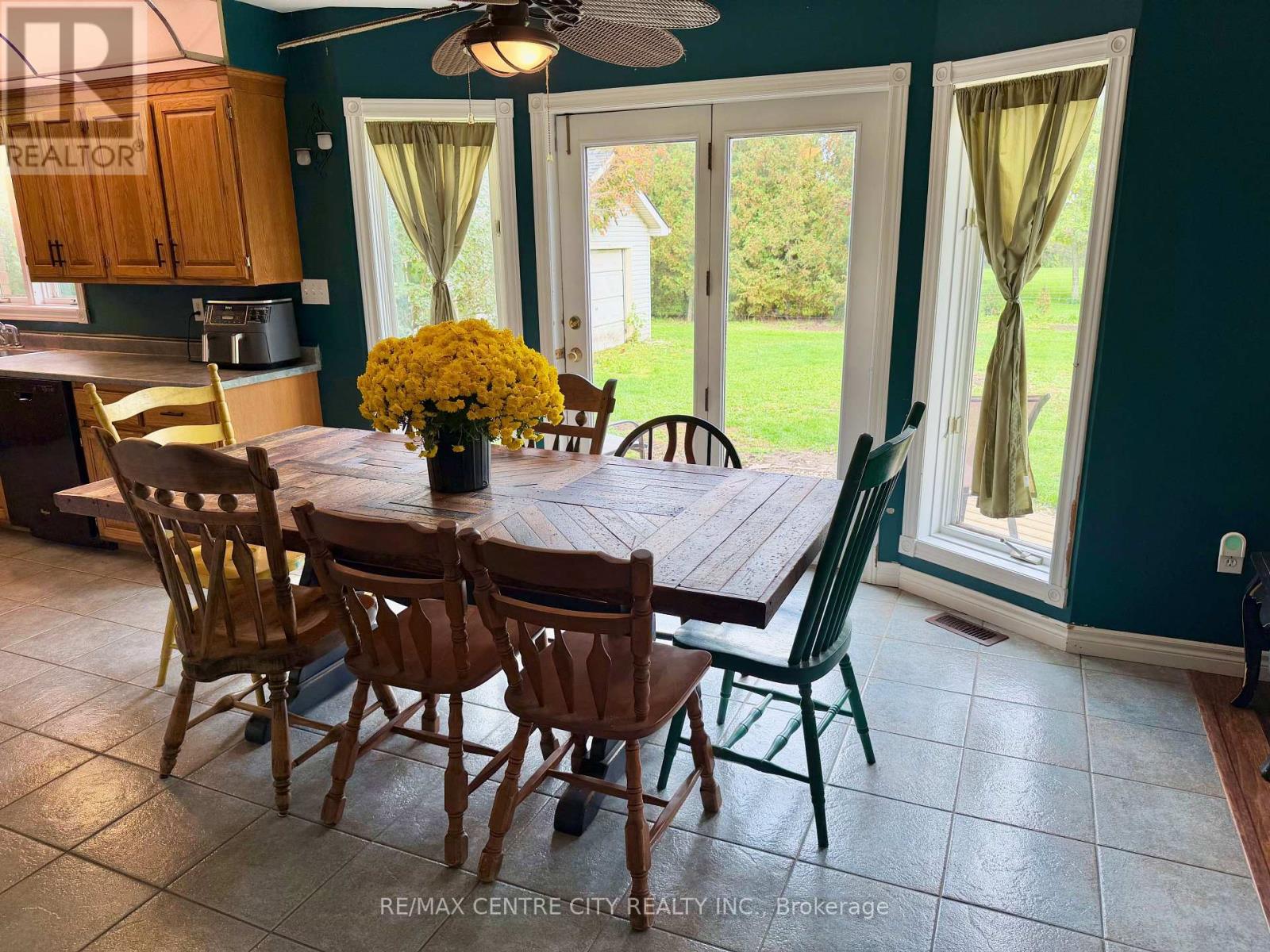 7442 Fairview Road — photo 19