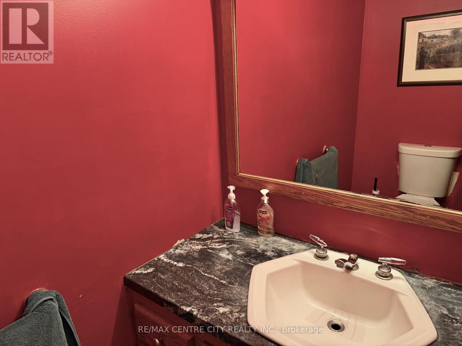 7442 Fairview Road — photo 25