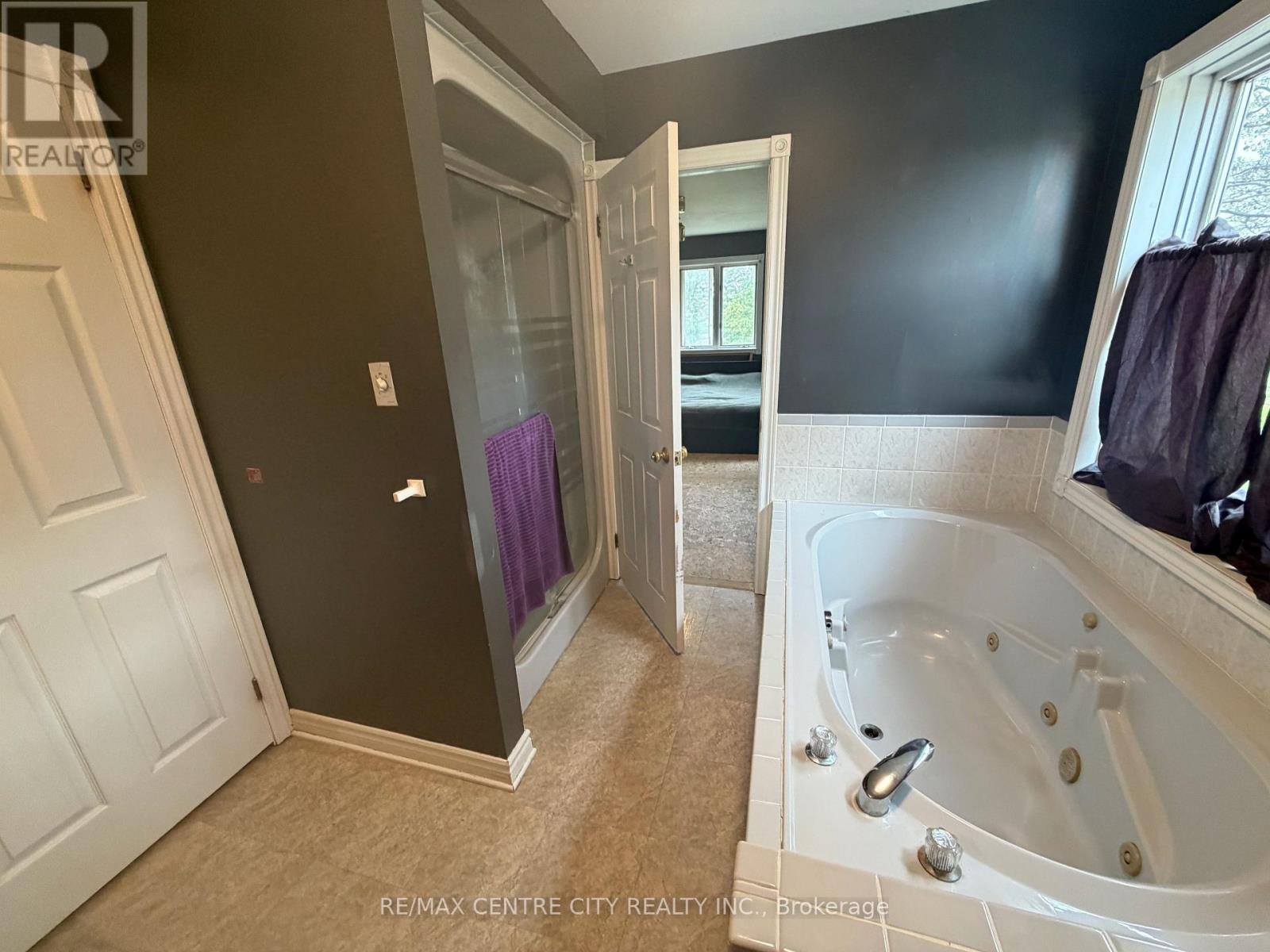 7442 Fairview Road — photo 34