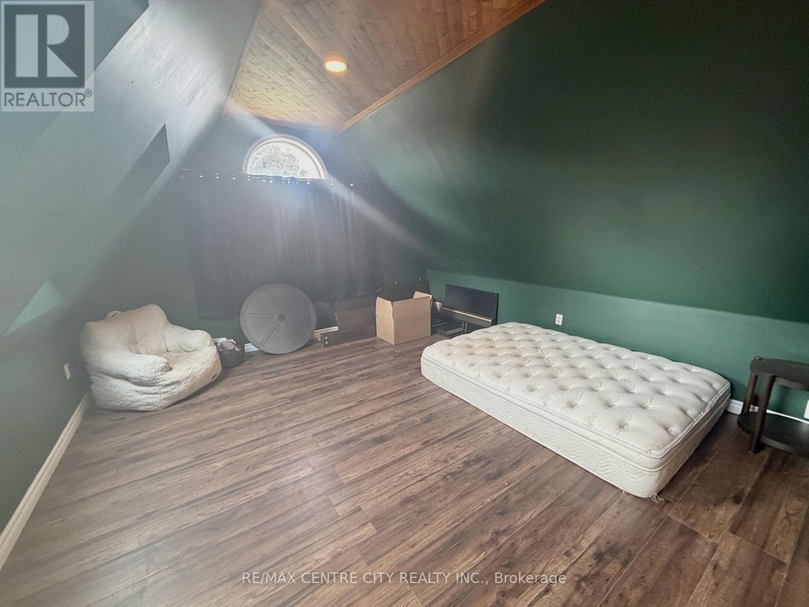 7442 Fairview Road — photo 36