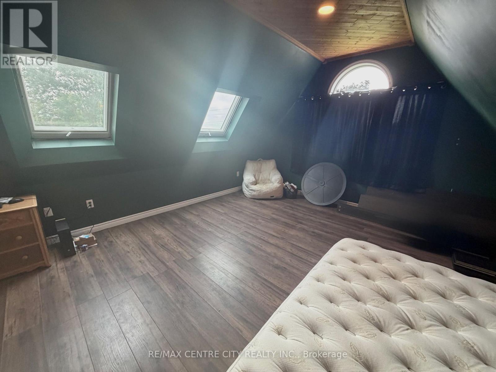7442 Fairview Road — photo 37
