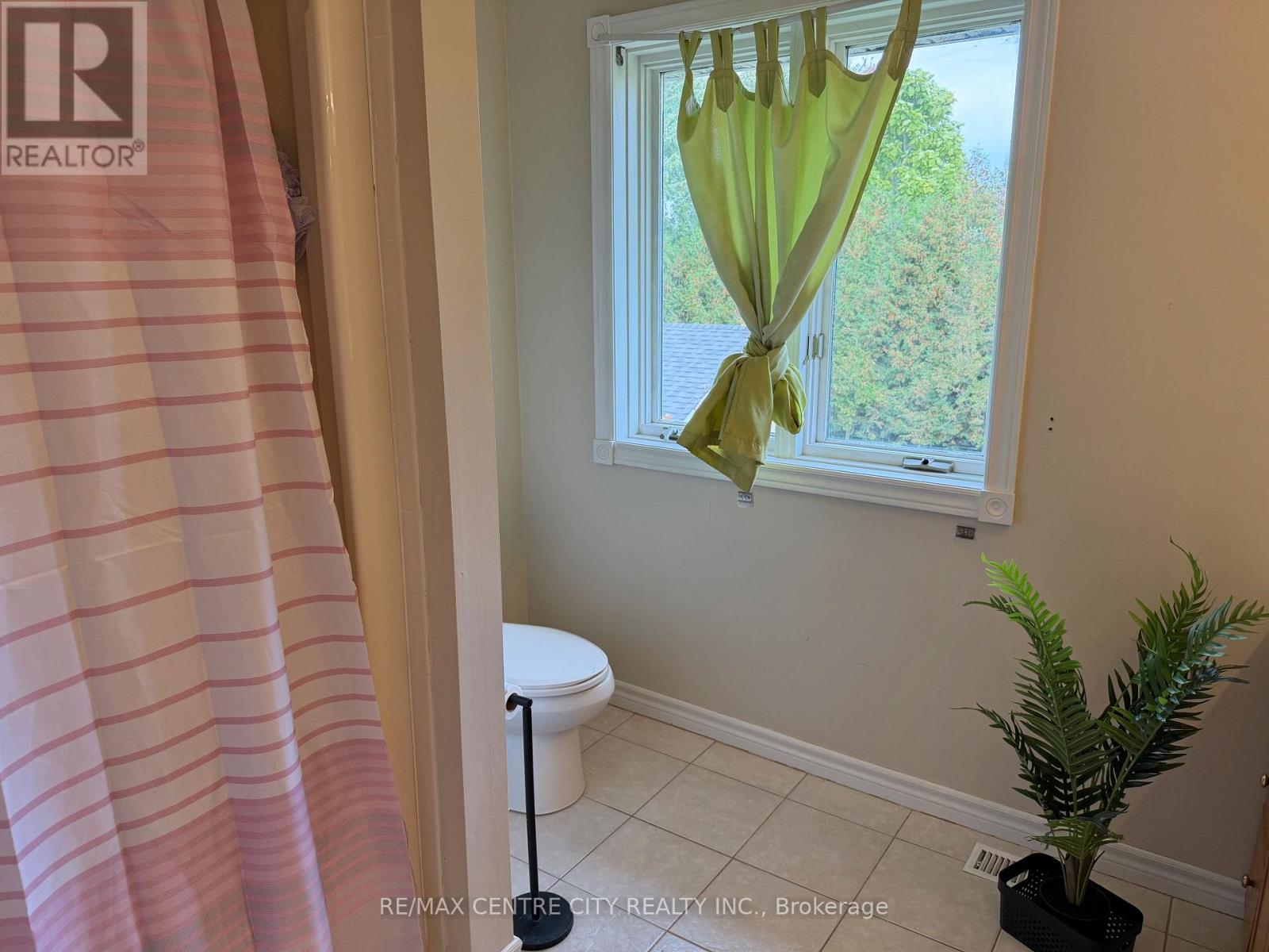 7442 Fairview Road — photo 43