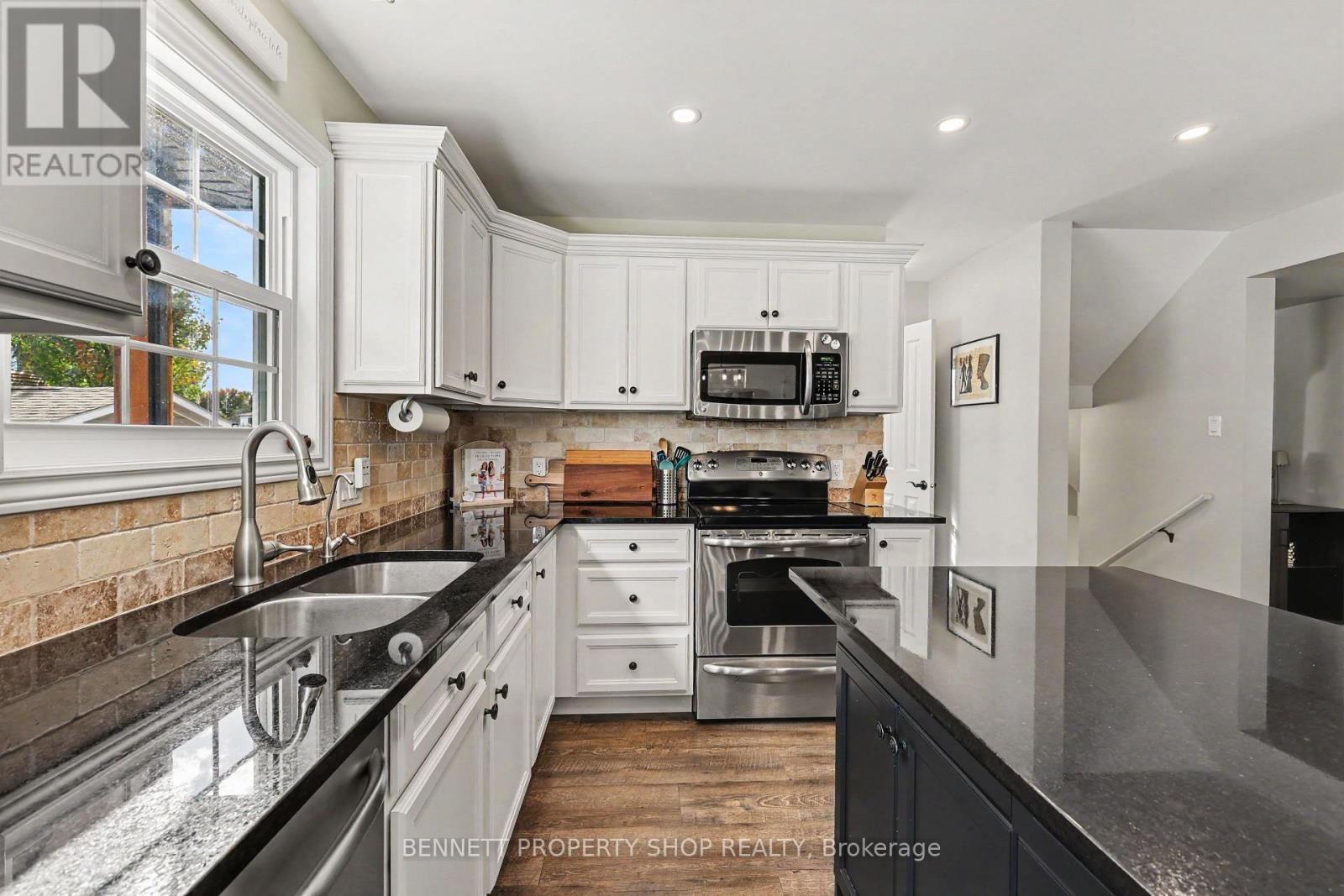 77 Tabitha Crescent — photo 7