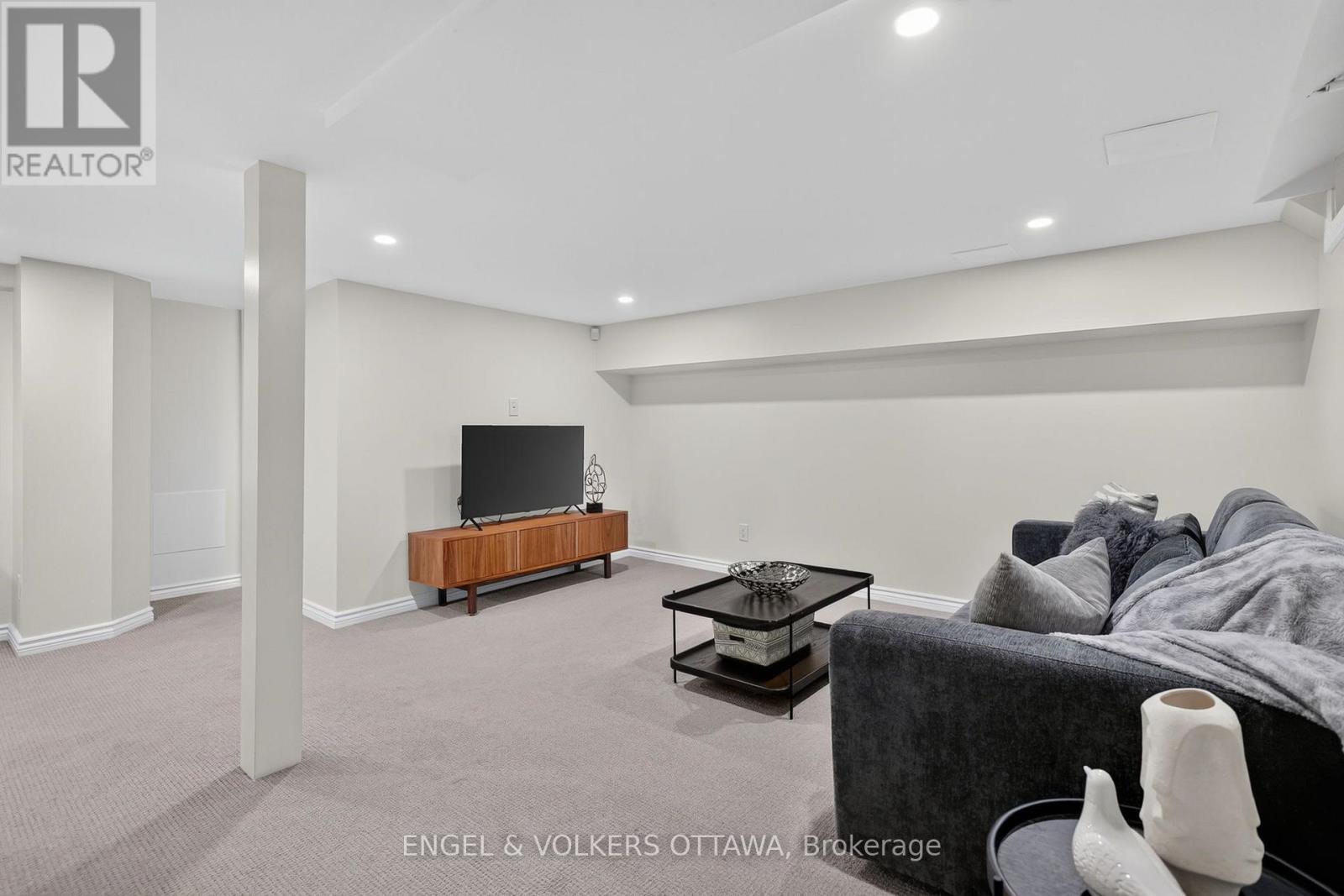 134 Kenilworth Street — photo 31