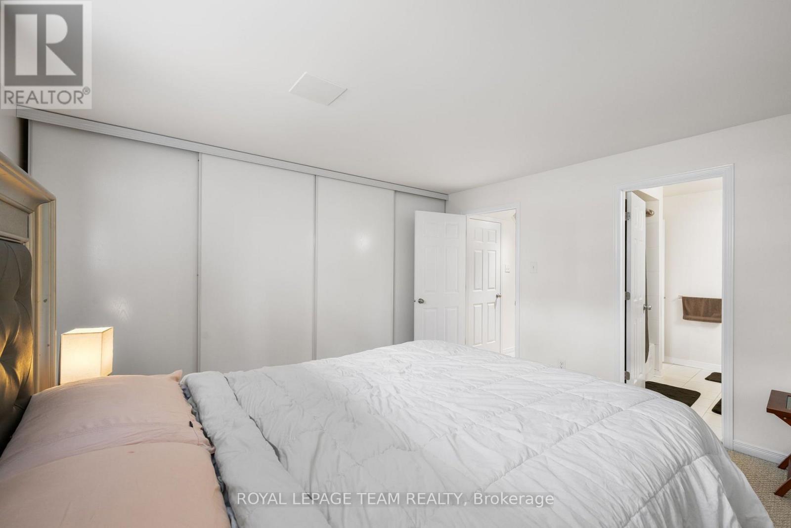 241 Lyon Street North — photo 22