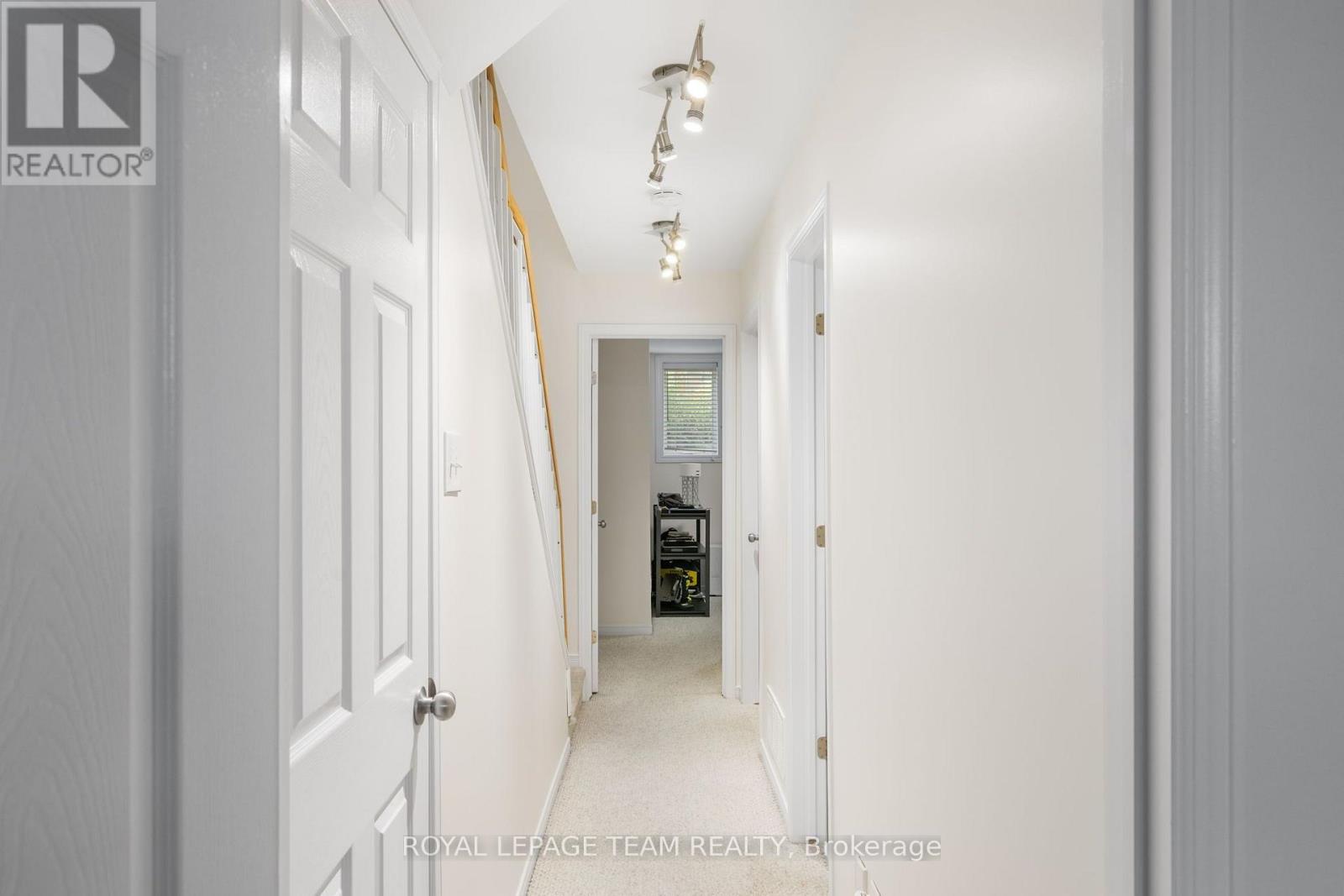 241 Lyon Street North — photo 25