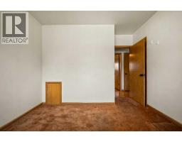 5607 Buckthorn Road Nw, Calgary, AB T2K2Y6 Photo 12