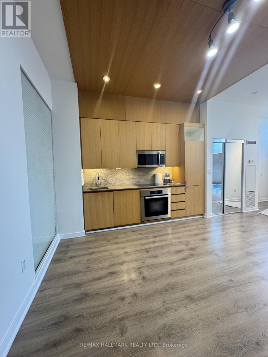 33 Iceboat Terrace — photo 3