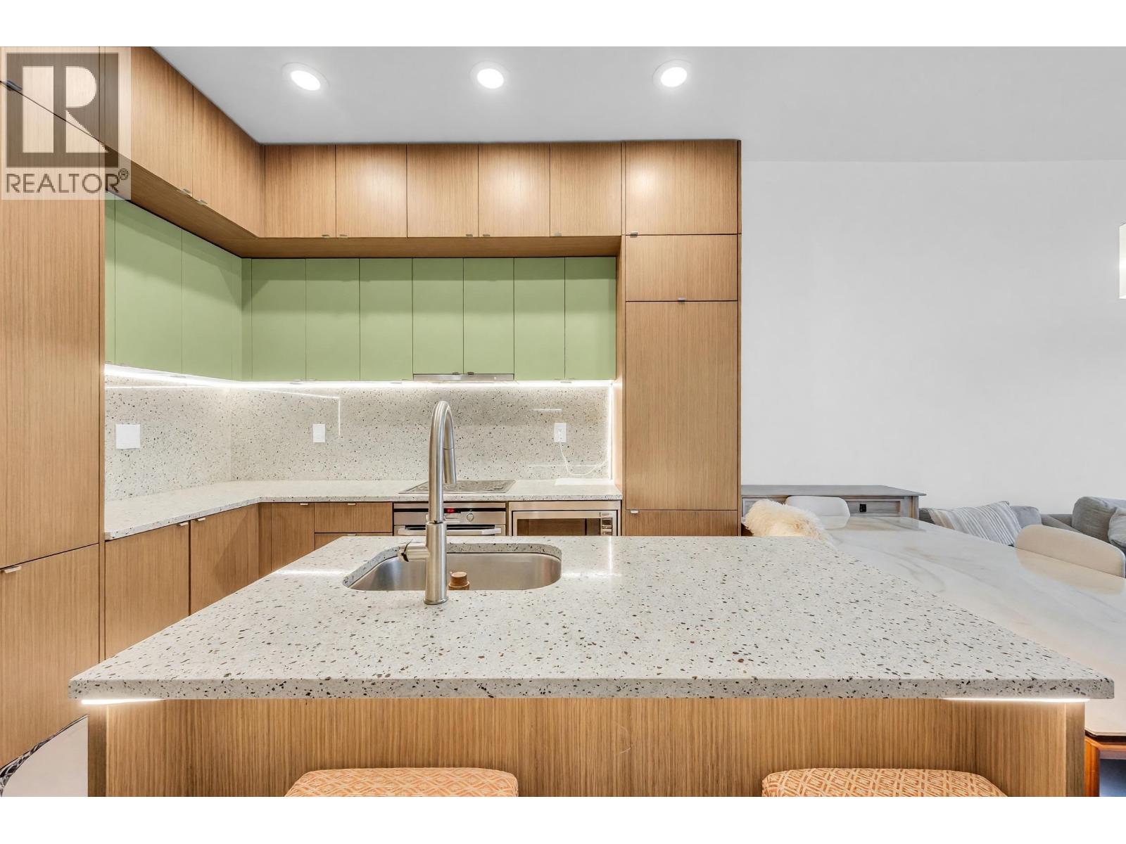 1002 1205 HOWE STREET, Vancouver - Image 1