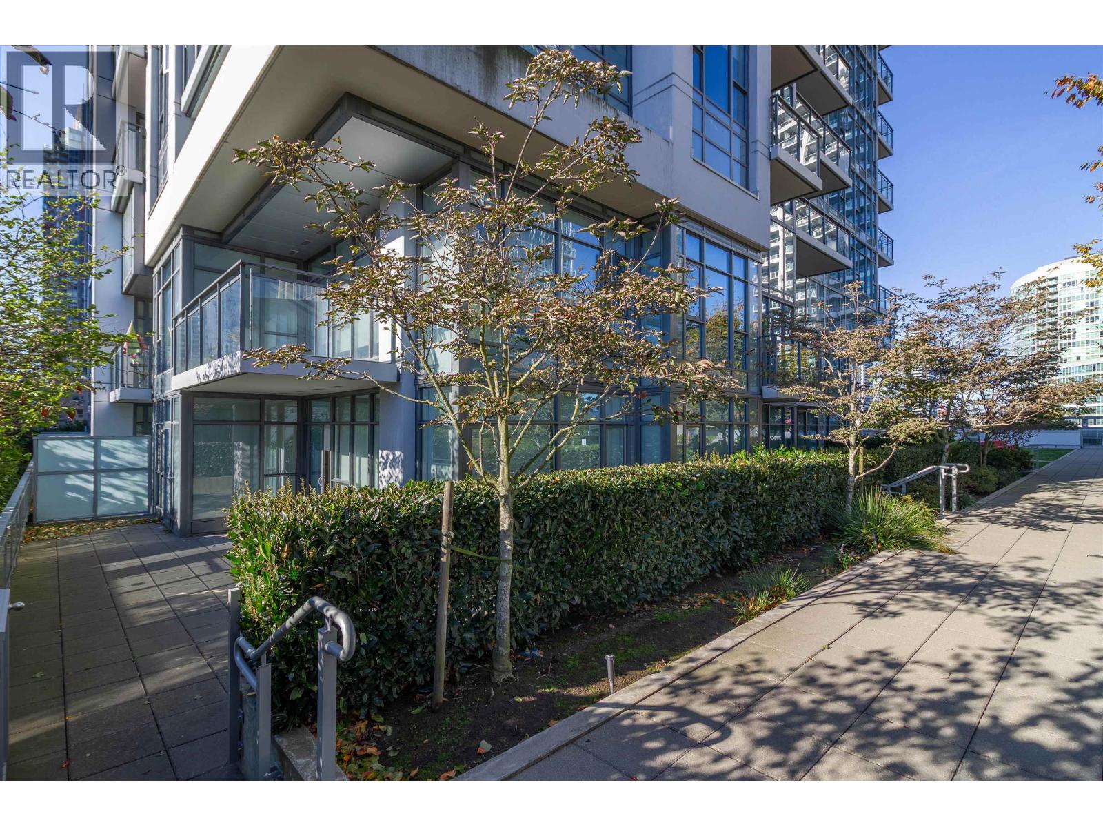 Photo of 506 6098 STATION STREET 21