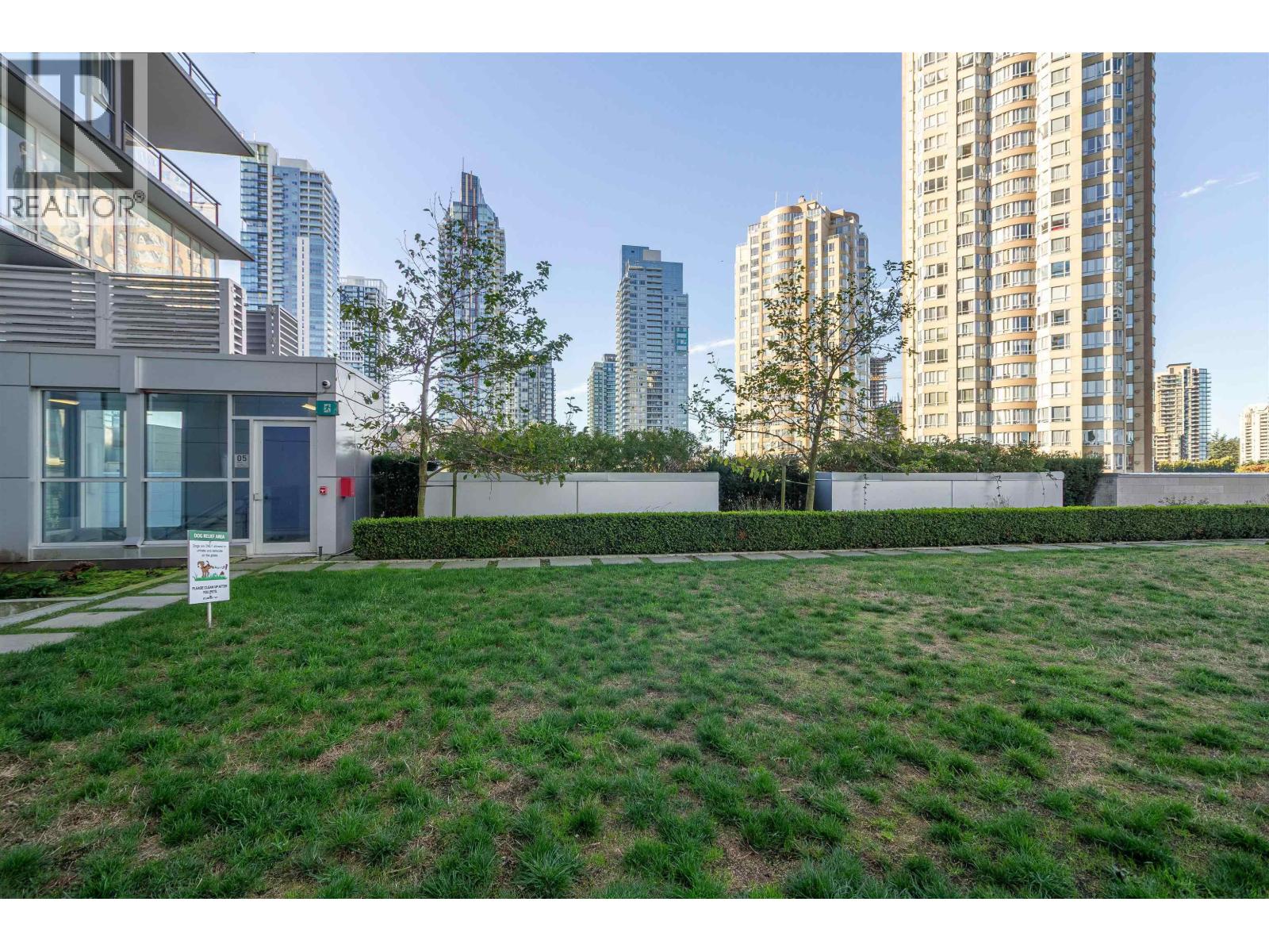 Photo of 506 6098 STATION STREET 25