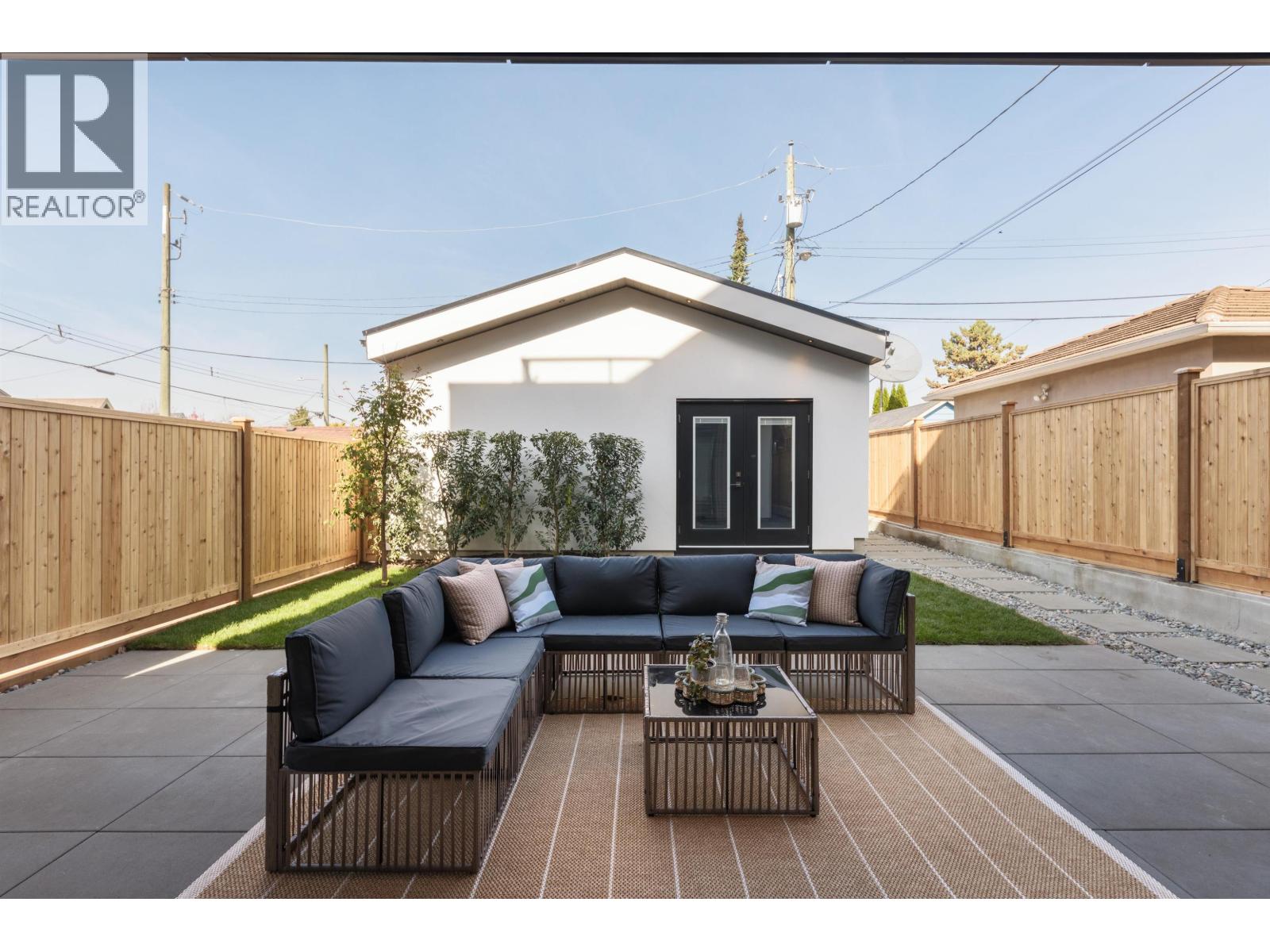 Photo of 2 231 E 39TH AVENUE 30