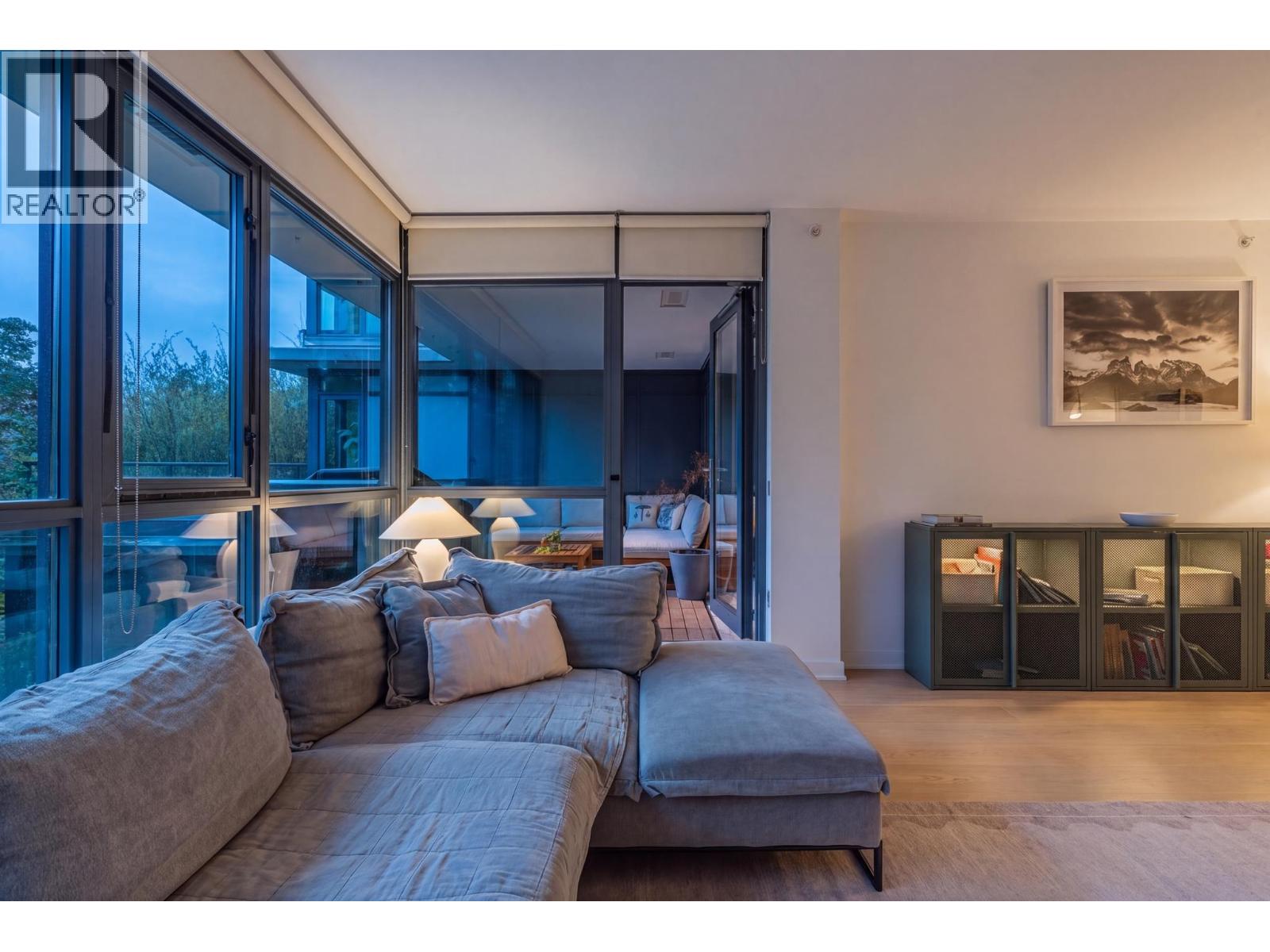 Photo of 403 750 W 12TH AVENUE 33