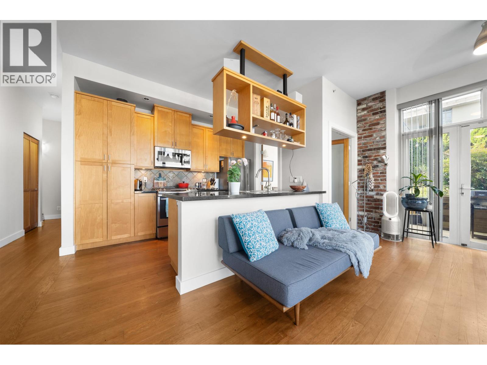 Photo of 109 2515 ONTARIO STREET 12