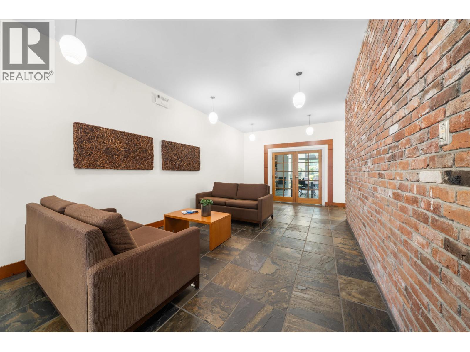 Photo of 109 2515 ONTARIO STREET 23