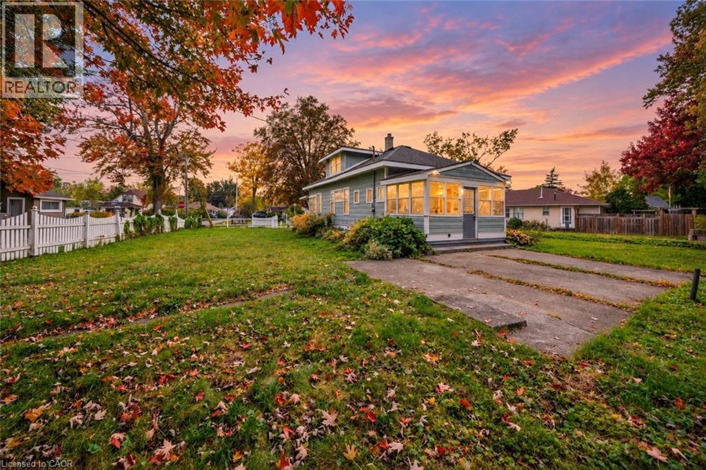 42 CAMBRIDGE Road E, Crystal Beach
