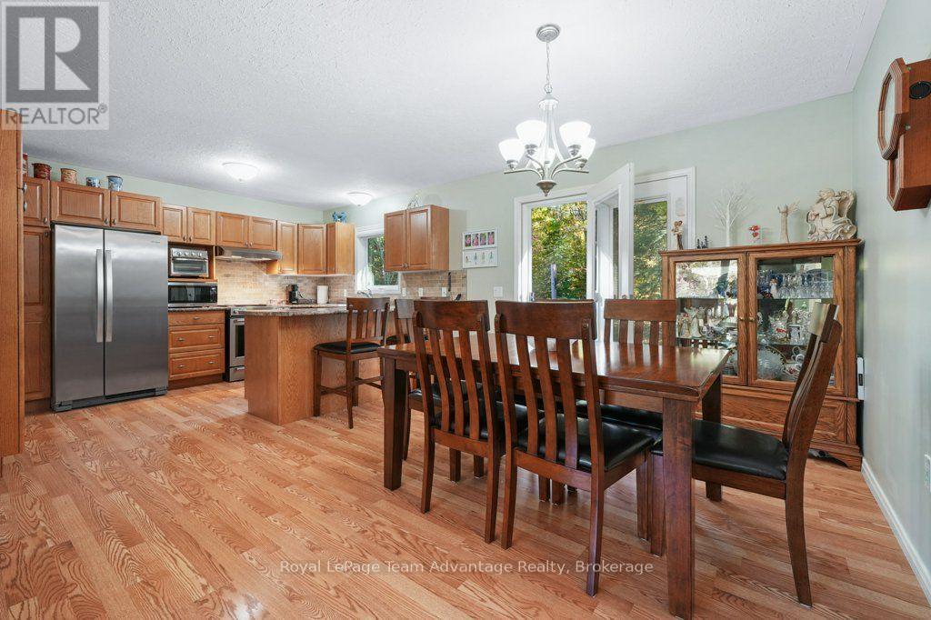 10 OAKRIDGE ROAD - 12