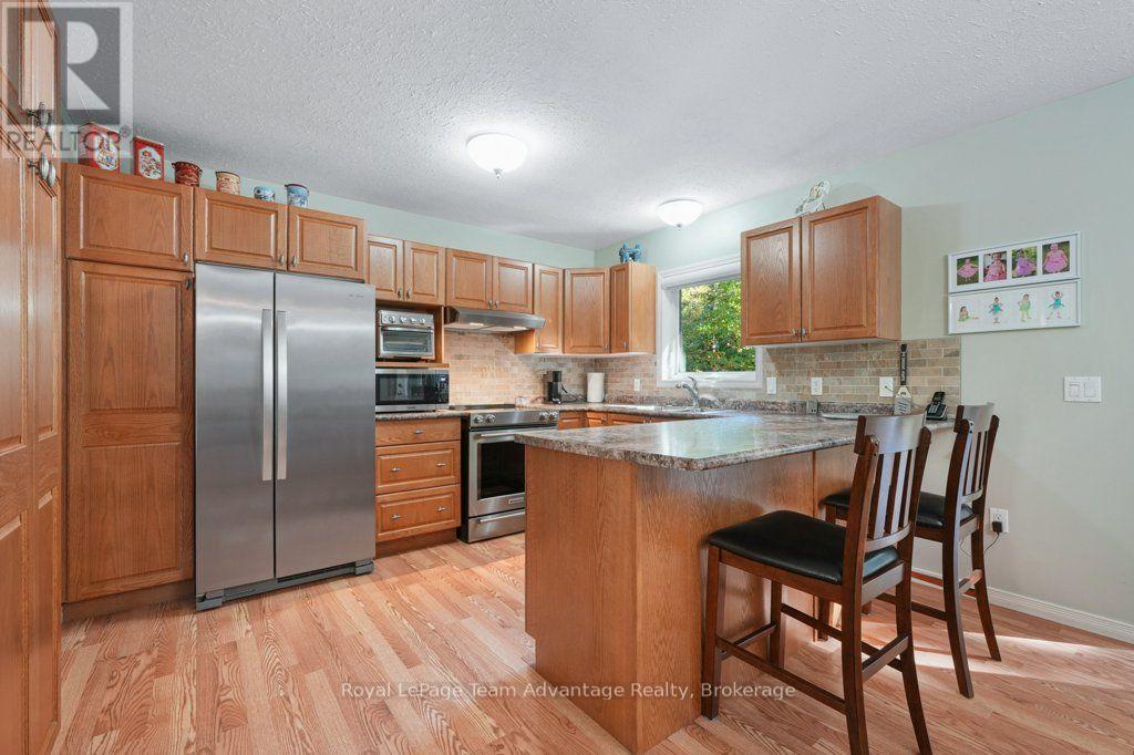 10 OAKRIDGE ROAD - 13