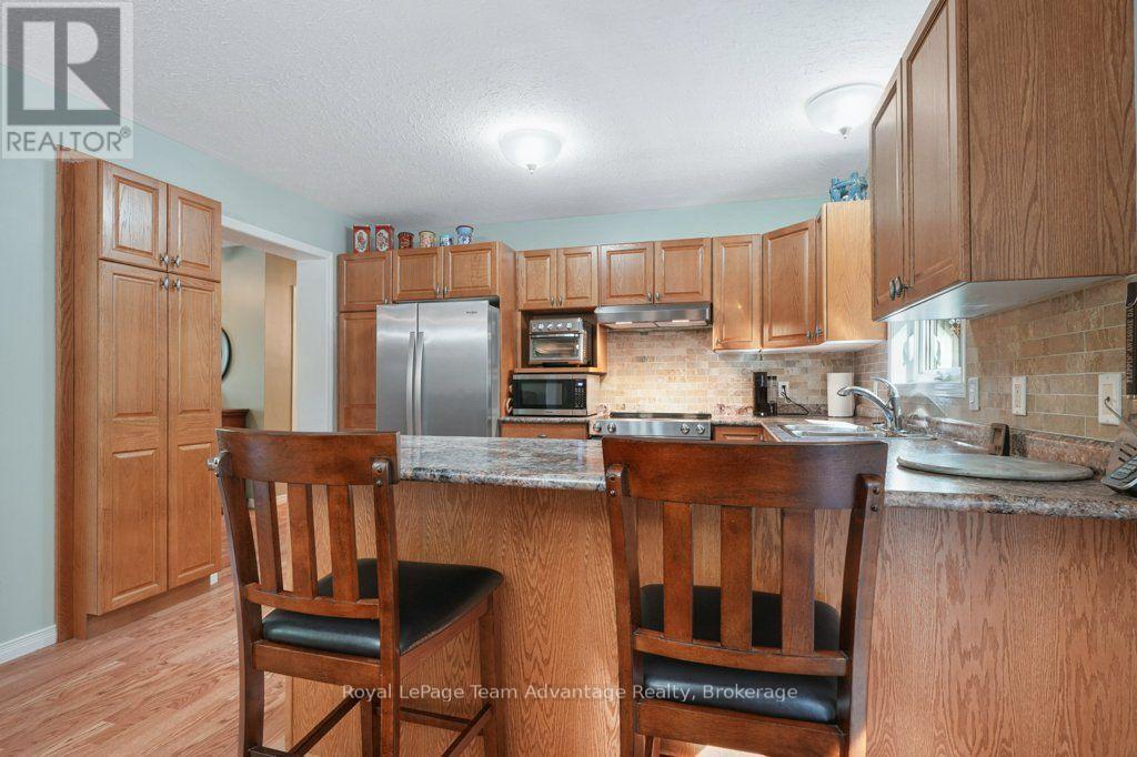10 OAKRIDGE ROAD - Image 14