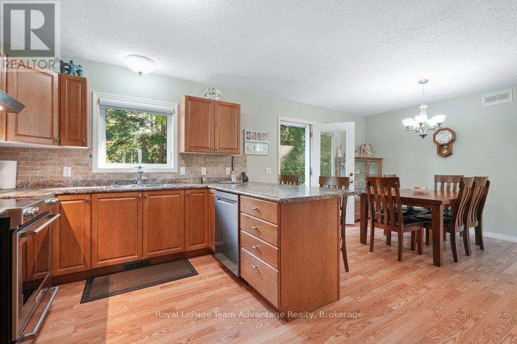 10 OAKRIDGE ROAD - 16