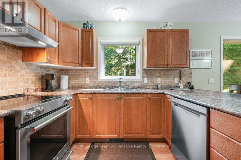 10 OAKRIDGE ROAD - 17