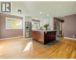 309 26 Street S - photo 18