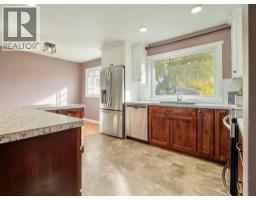 309 26 Street S - photo 9
