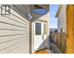 236 Paris Crescent, Fort McMurray — photo 2
