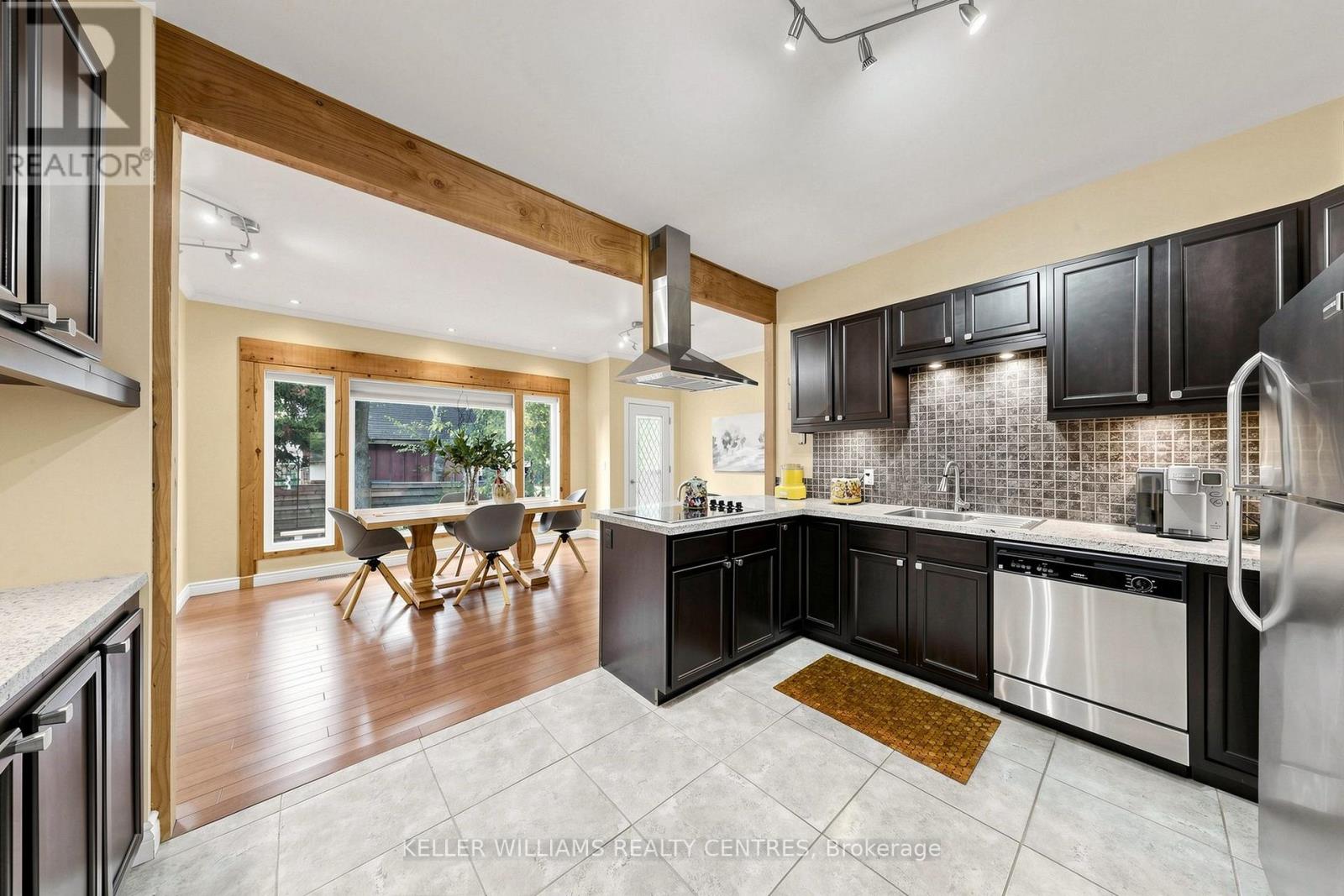 42 BALSON BOULEVARD - 12