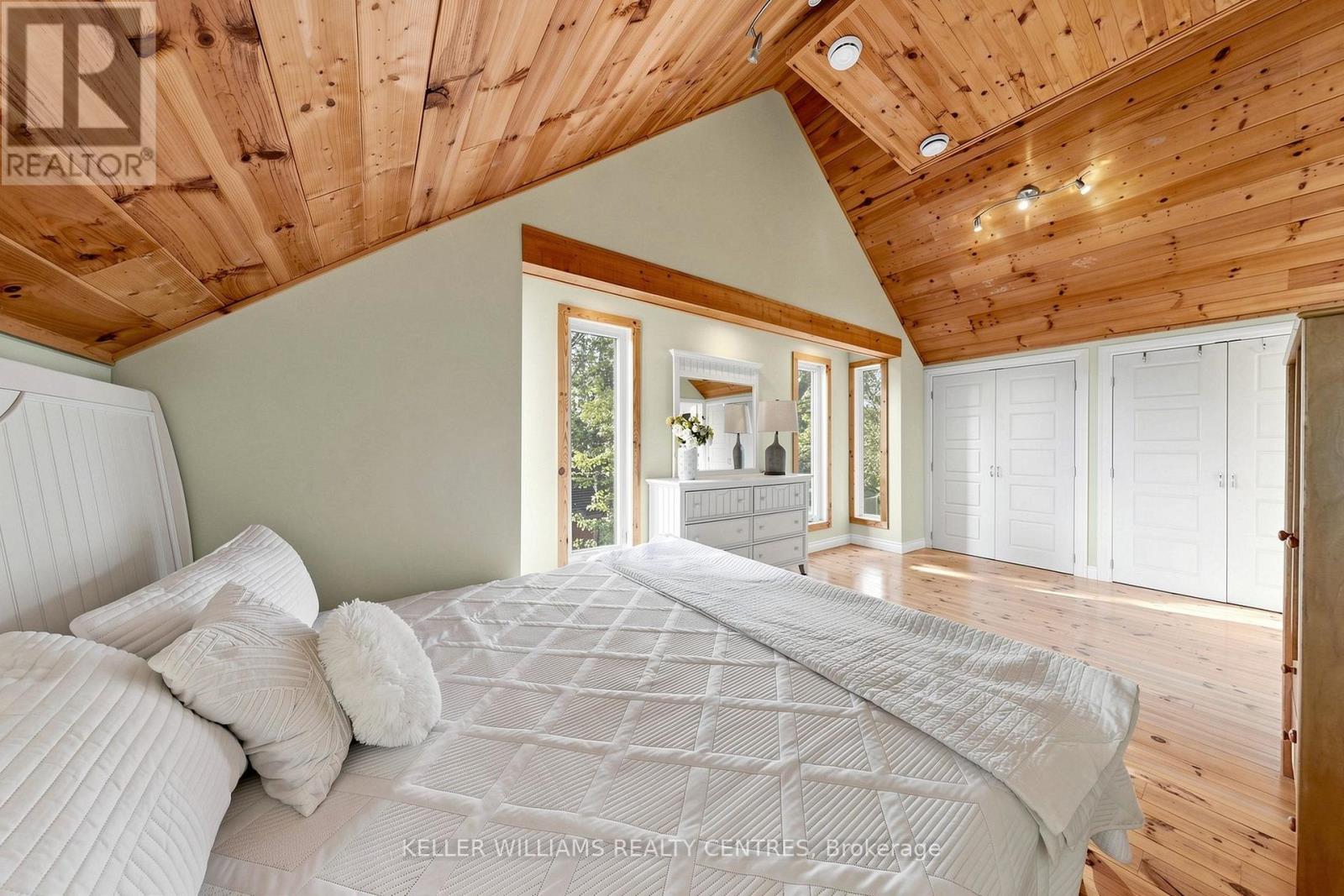 42 BALSON BOULEVARD - 24