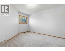 463 23 Avenue NW - photo 27