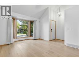 463 23 Avenue NW - photo 3