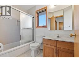 463 23 Avenue NW - photo 26