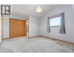 463 23 Avenue NW - photo 25