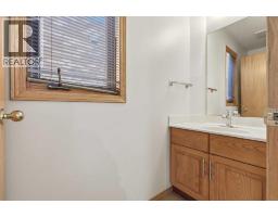 463 23 Avenue NW - photo 18