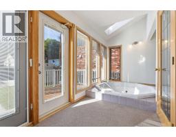 463 23 Avenue NW - photo 20