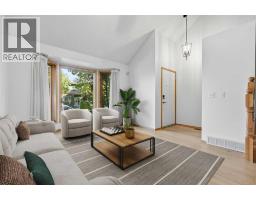 463 23 Avenue NW - photo 1