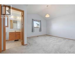 463 23 Avenue NW - photo 23