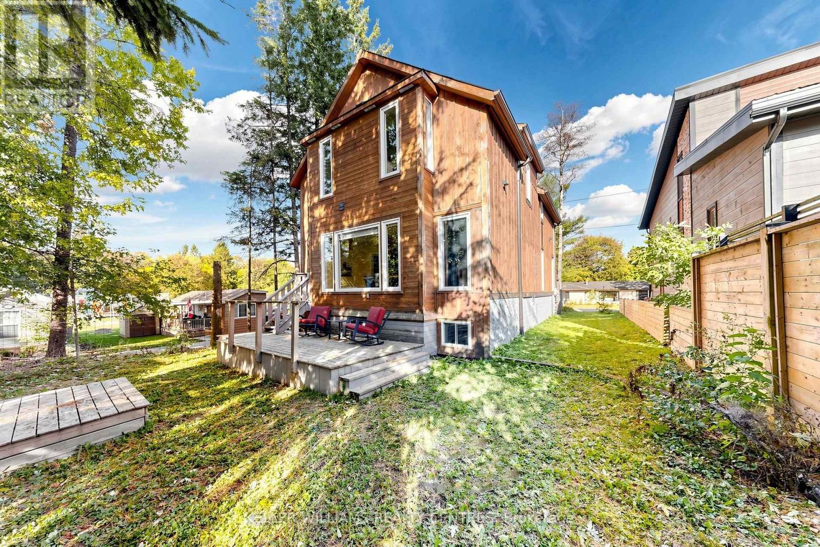 42 BALSON BOULEVARD - 32
