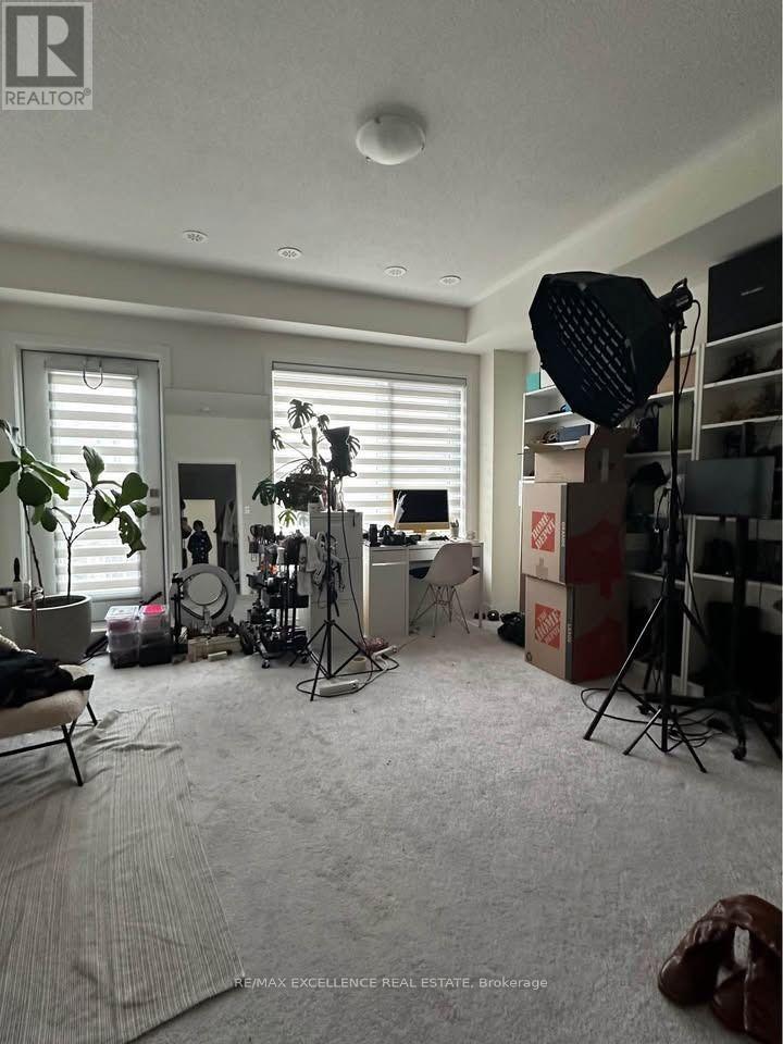 87 William Duncan Road — photo 8