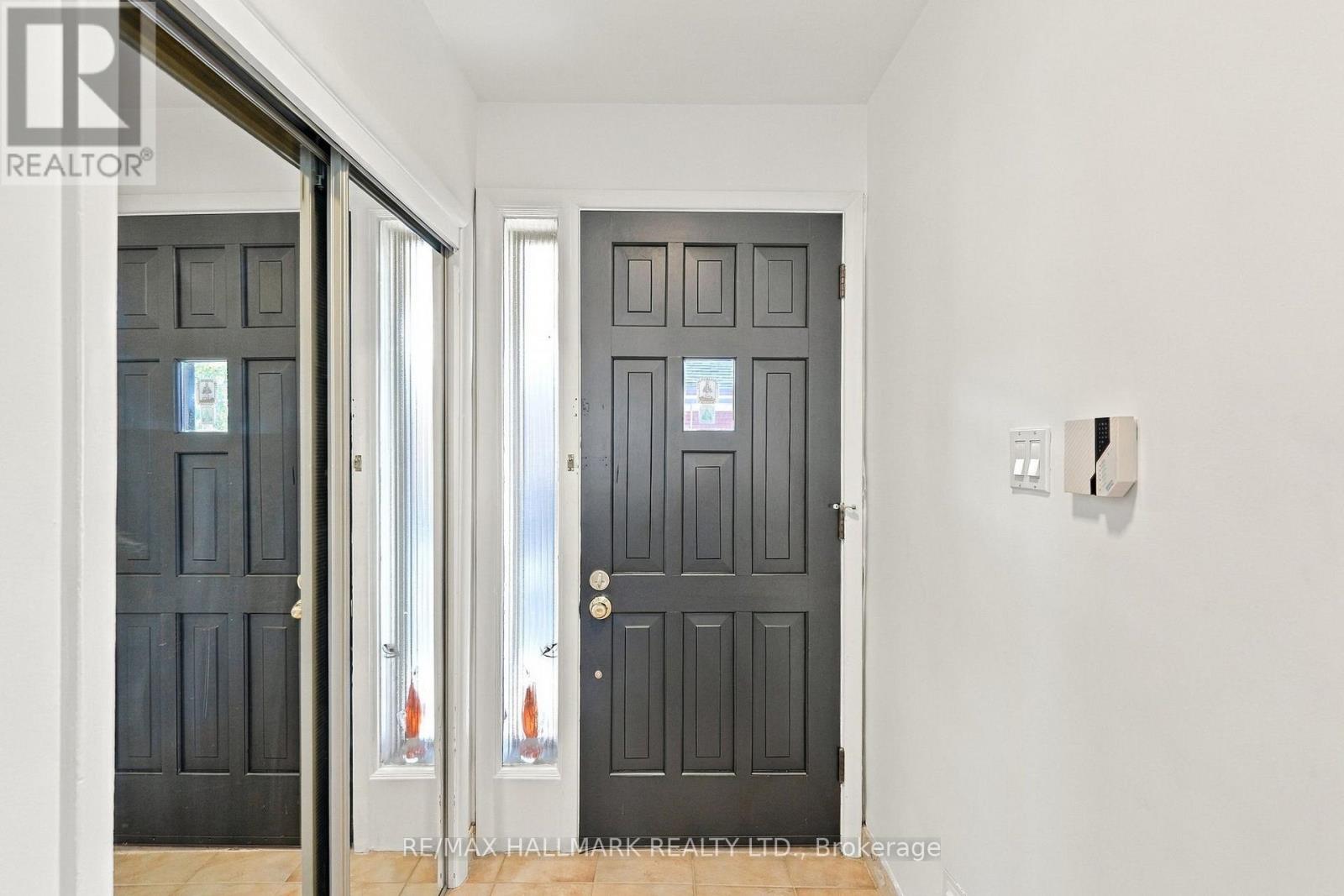 29 WILLOWBROOK ROAD, Toronto (Mimico) — photo 2