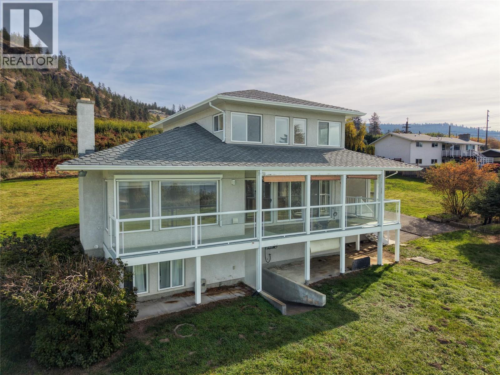3925 North Naramata Road - 10