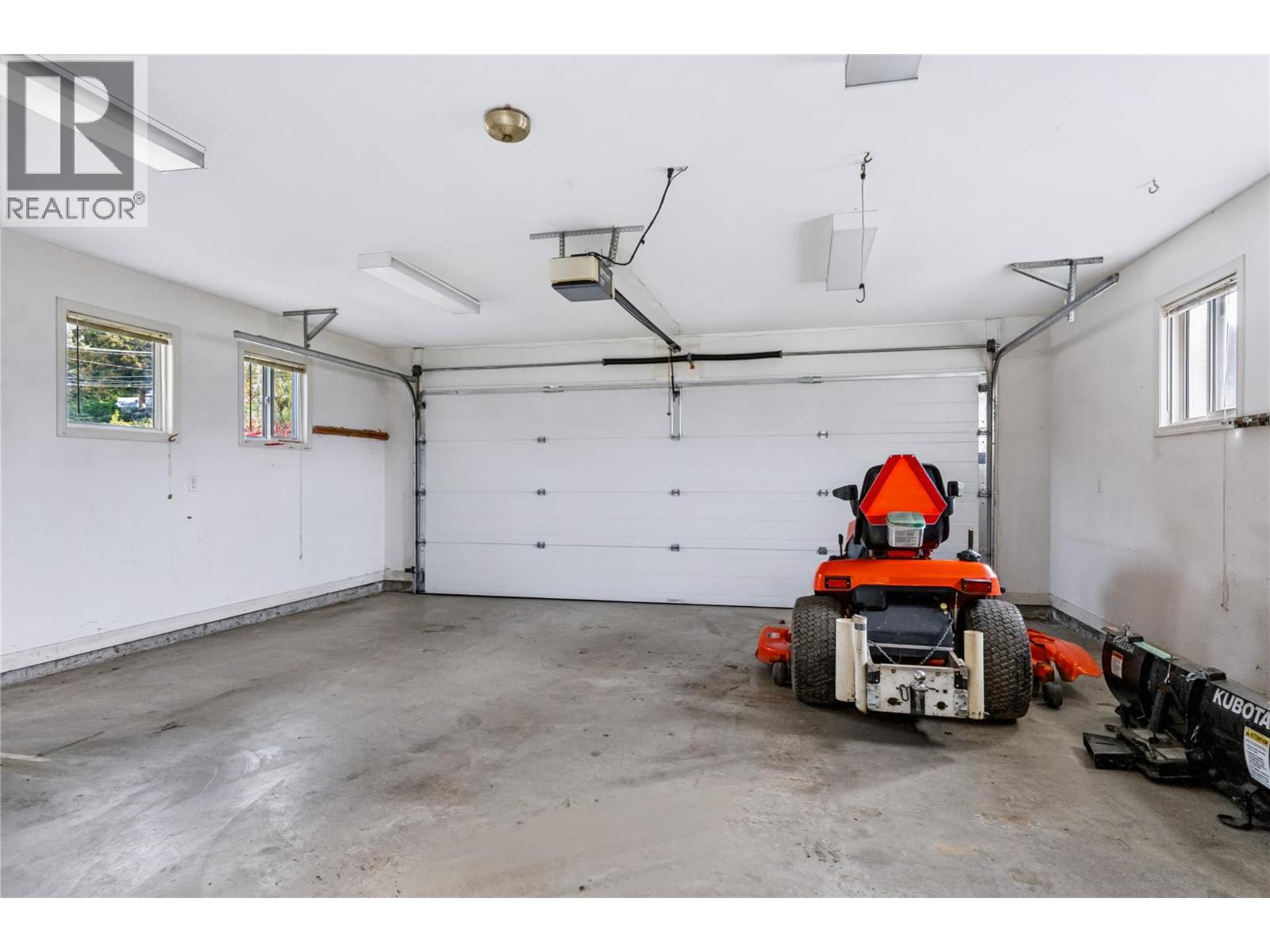 3925 North Naramata Road, Naramata
