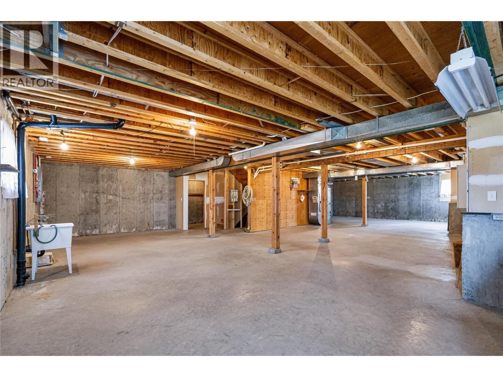 3925 North Naramata Road - 15
