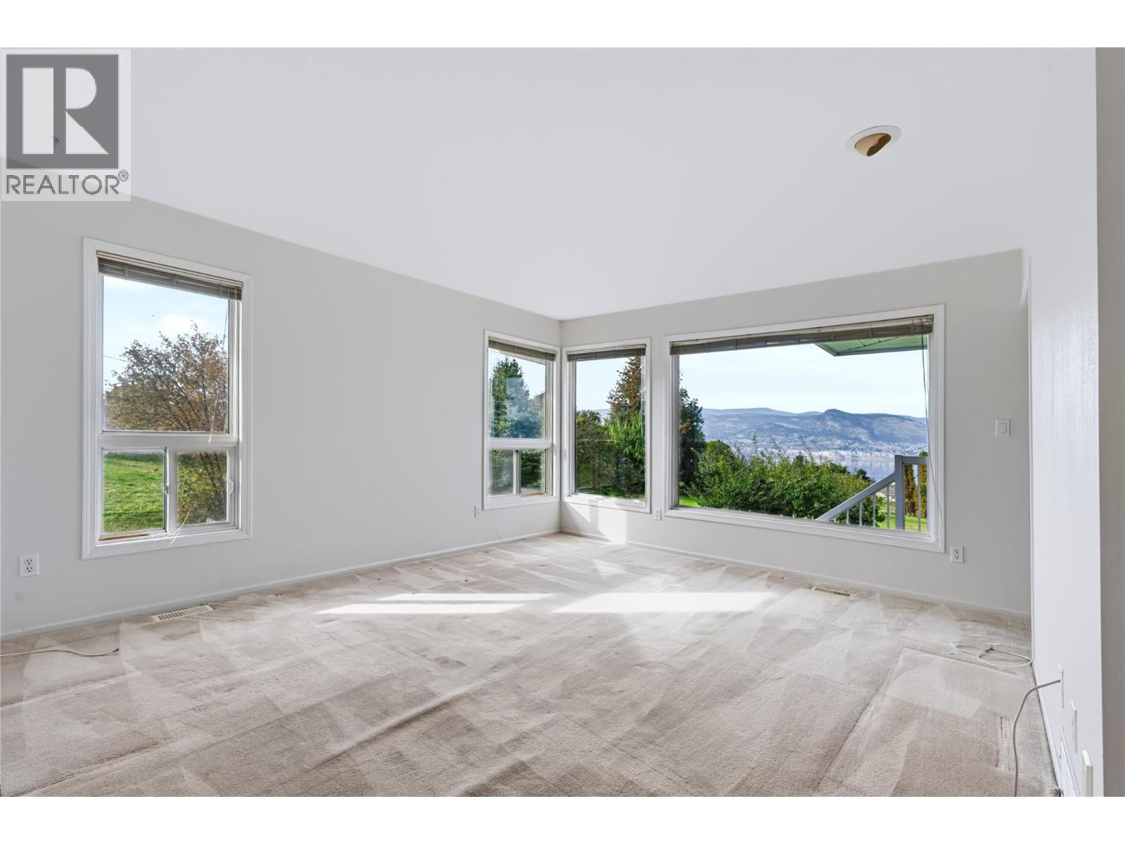 3925 North Naramata Road, Naramata