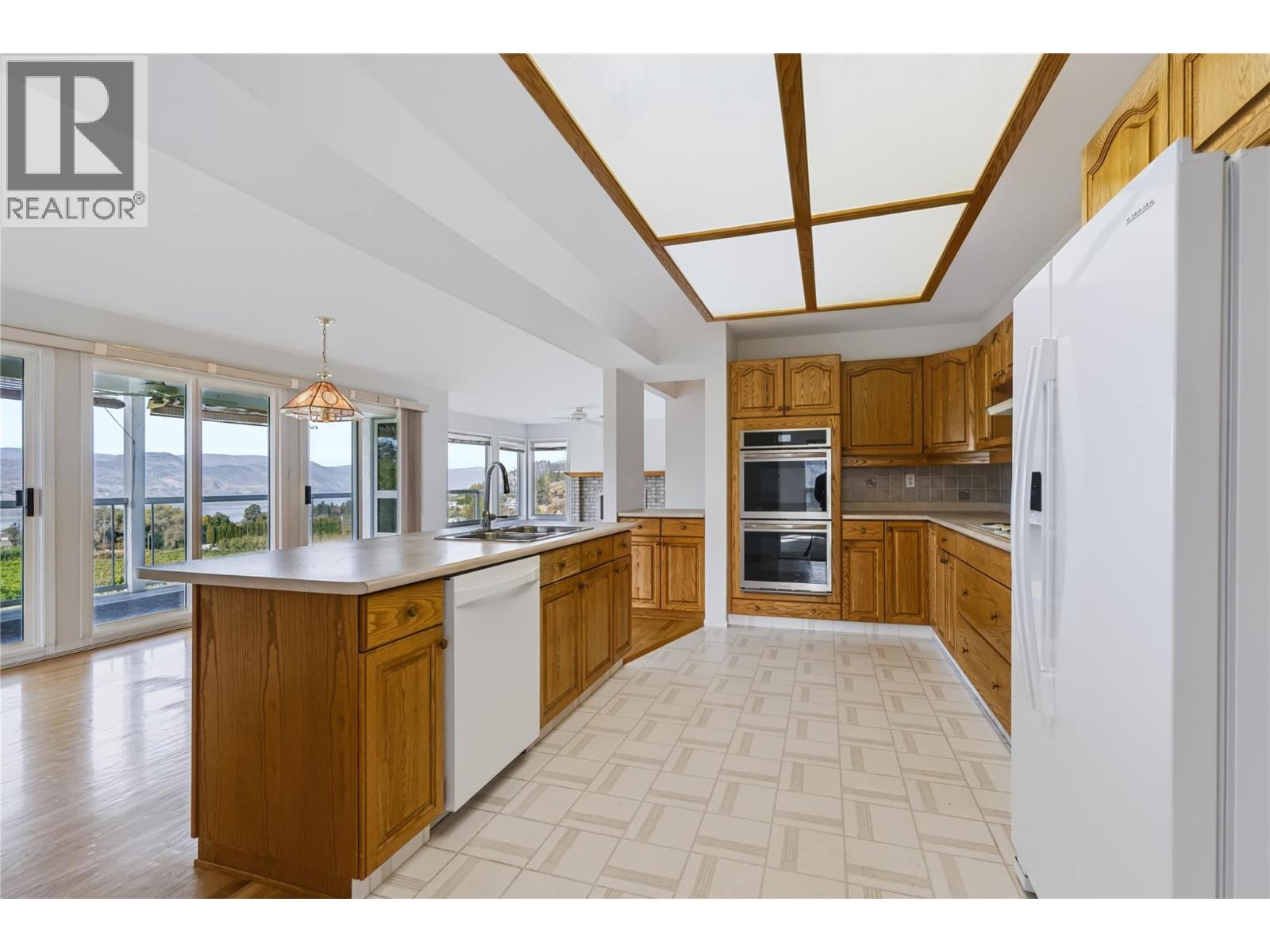 3925 North Naramata Road - 6