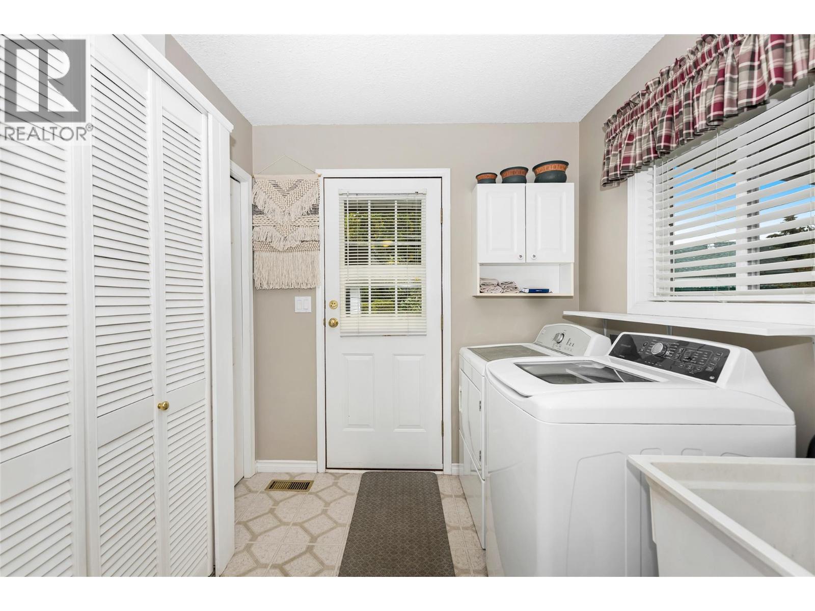 3300 Becker Street - 12